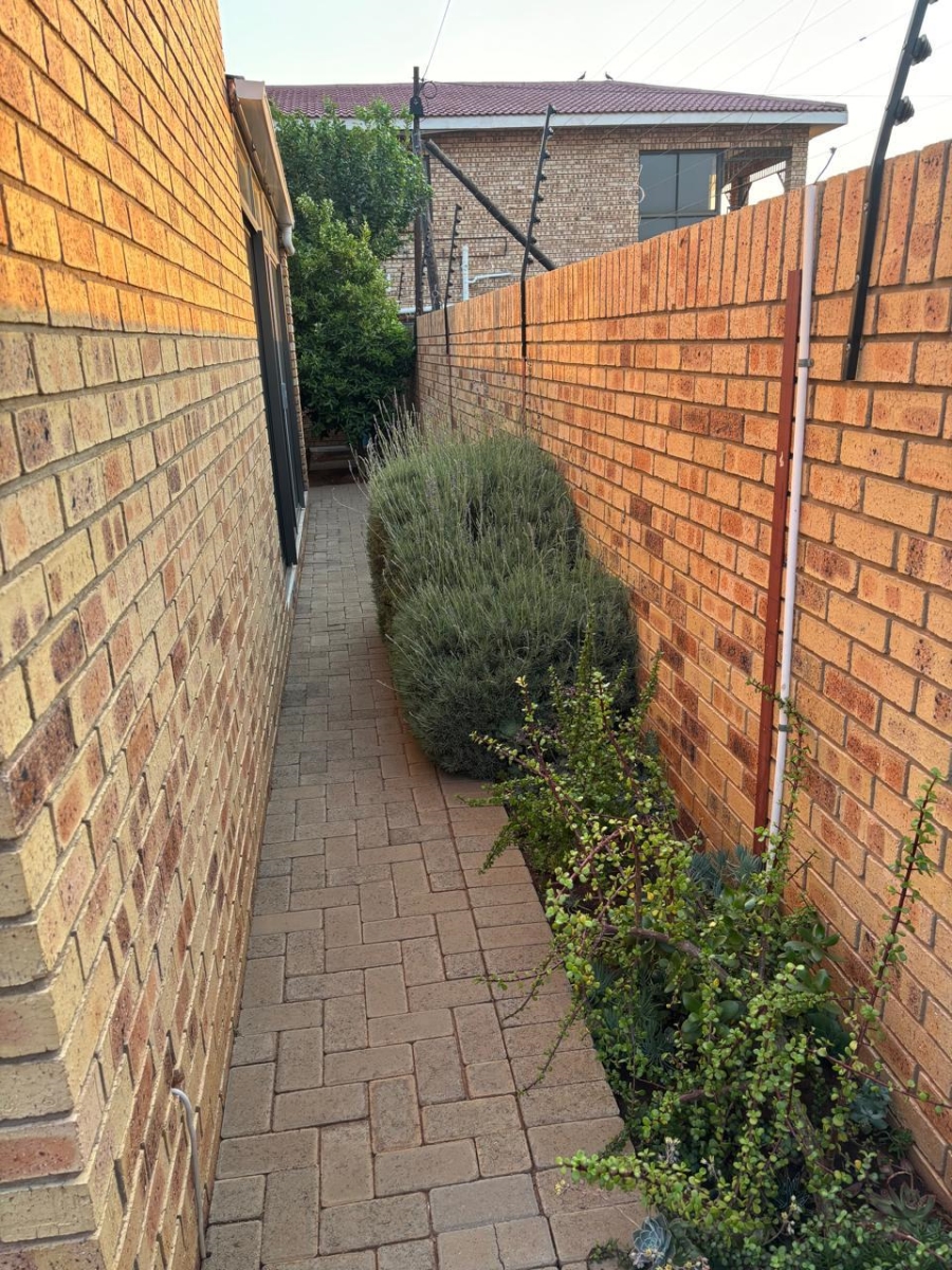 3 Bedroom Property for Sale in Hillcrest Northern Cape